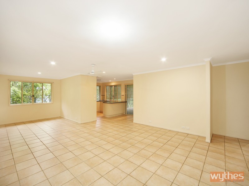 36 Mountain Street, Pomona QLD 4568