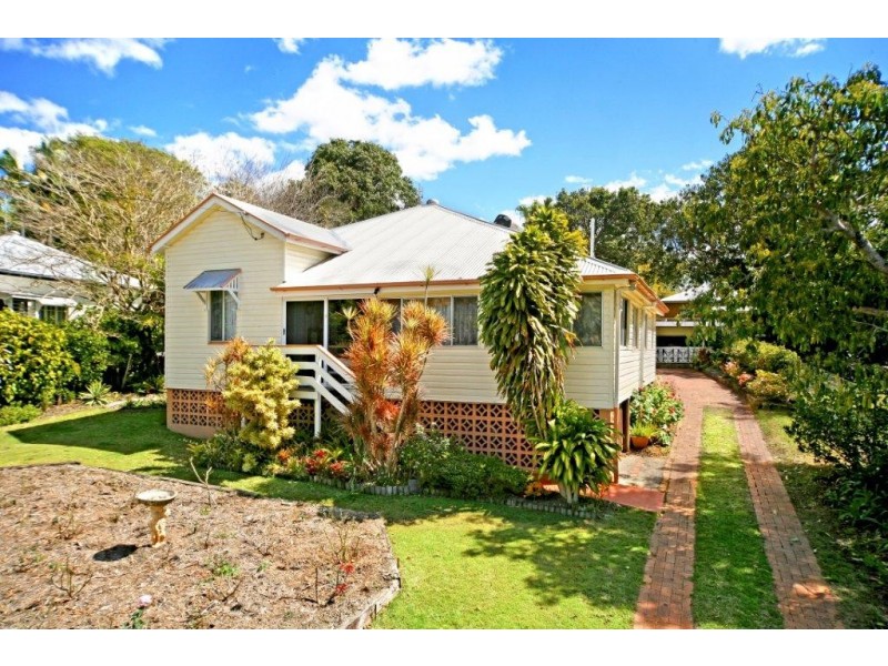 9 Railway Parade, Pomona QLD 4568