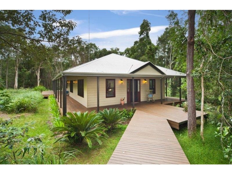 8 Campbells Road, Cootharaba QLD 4565