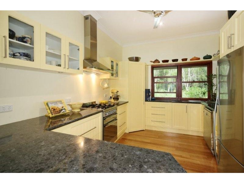 8 Campbells Road, Cootharaba QLD 4565