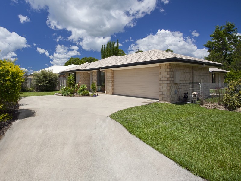 15 Oak Street, Cooroy QLD 4563