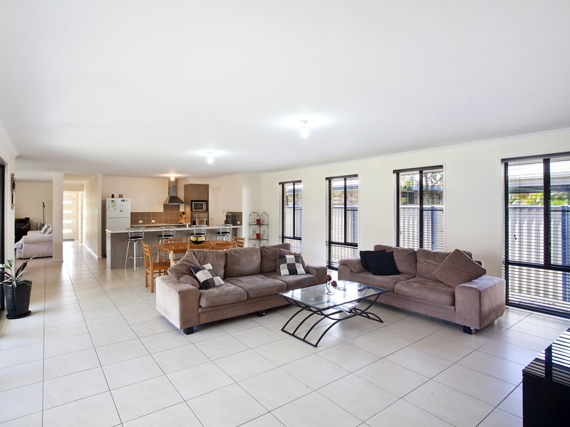 15 Oak Street, Cooroy QLD 4563