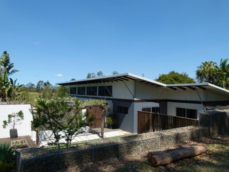 318 Lake Macdonald Drive, Lake Macdonald QLD 4563