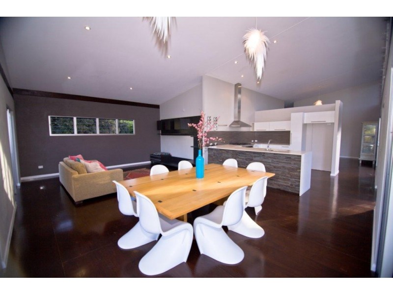 318 Lake Macdonald Drive, Lake Macdonald QLD 4563