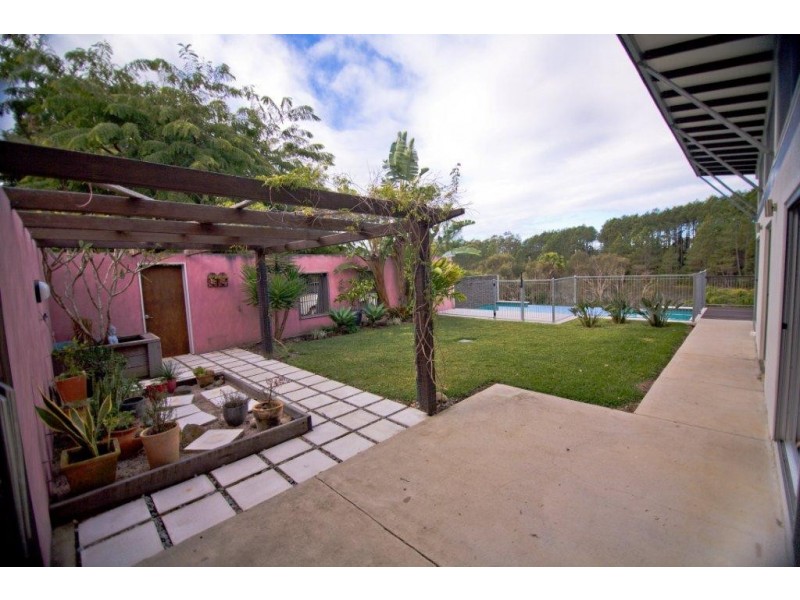 318 Lake Macdonald Drive, Lake Macdonald QLD 4563