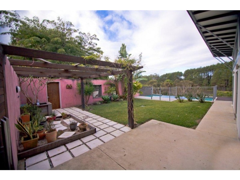 318 Lake Macdonald Drive, Lake Macdonald QLD 4563