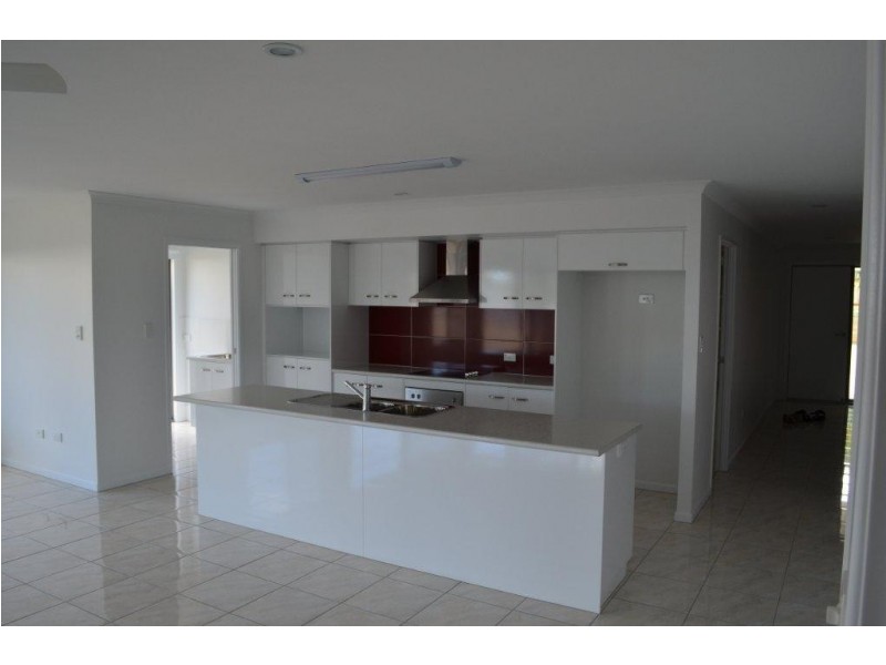 5 Straker Drive, Cooroy QLD 4563