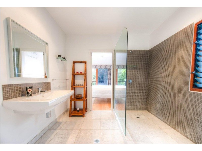 2 Smiths Road, Tinbeerwah QLD 4563