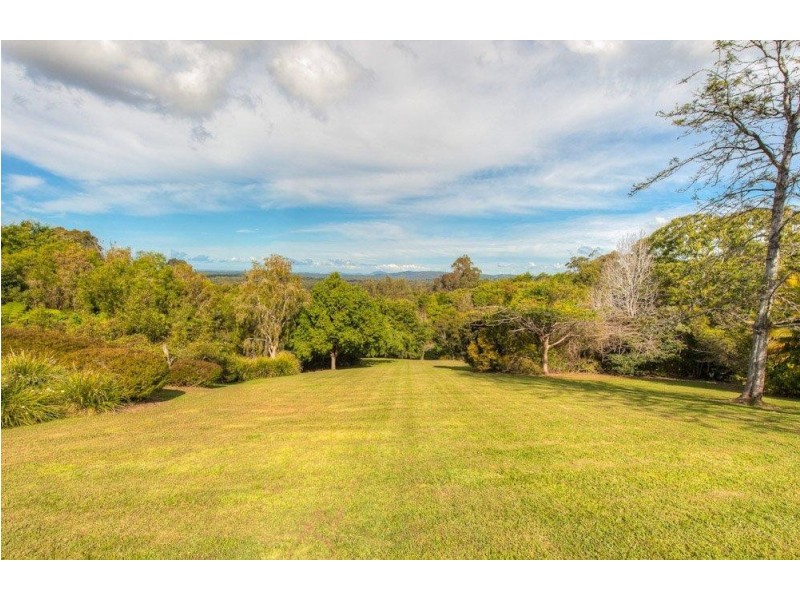 2 Smiths Road, Tinbeerwah QLD 4563