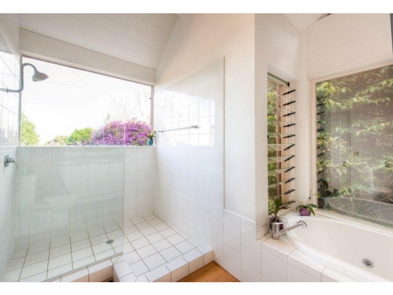 2 Smiths Road, Tinbeerwah QLD 4563