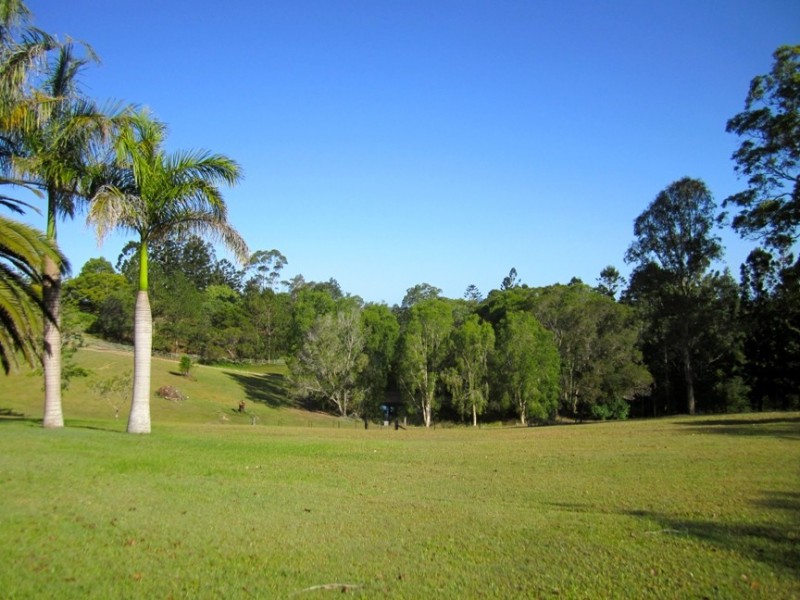 16 Mountain View Road, Pomona QLD 4568