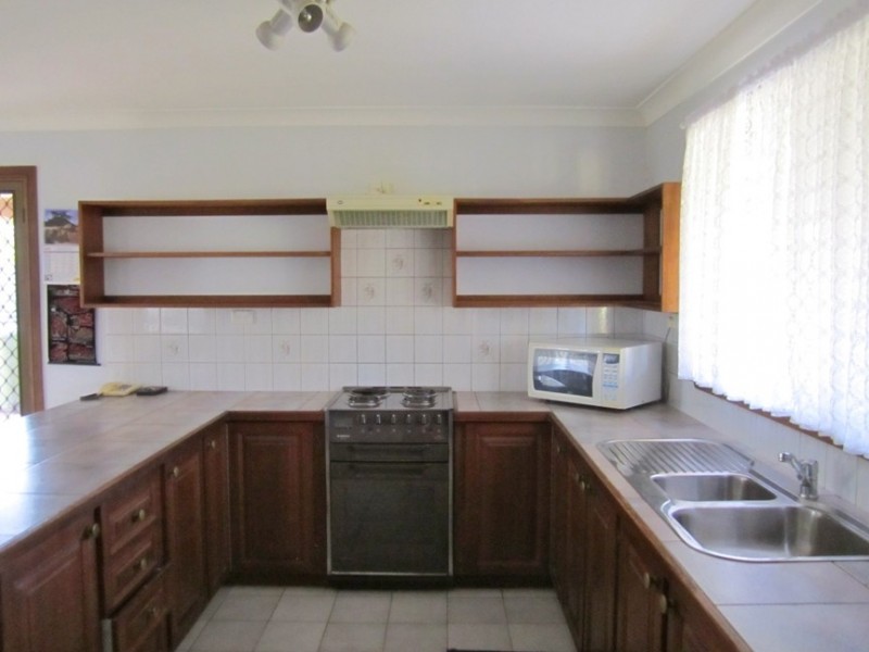16 Mountain View Road, Pomona QLD 4568