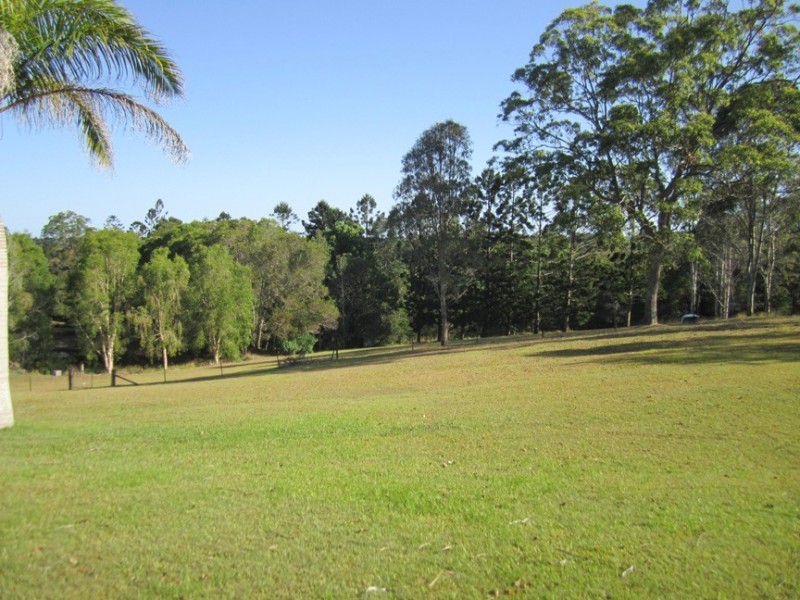 16 Mountain View Road, Pomona QLD 4568