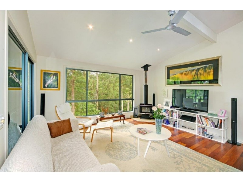 33 White Wood Court, Cooroy QLD 4563