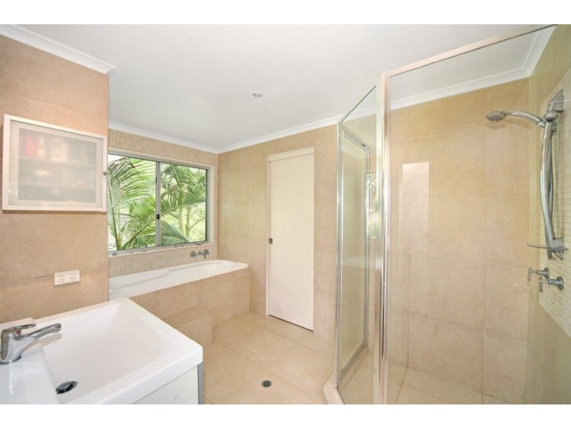 33 White Wood Court, Cooroy QLD 4563