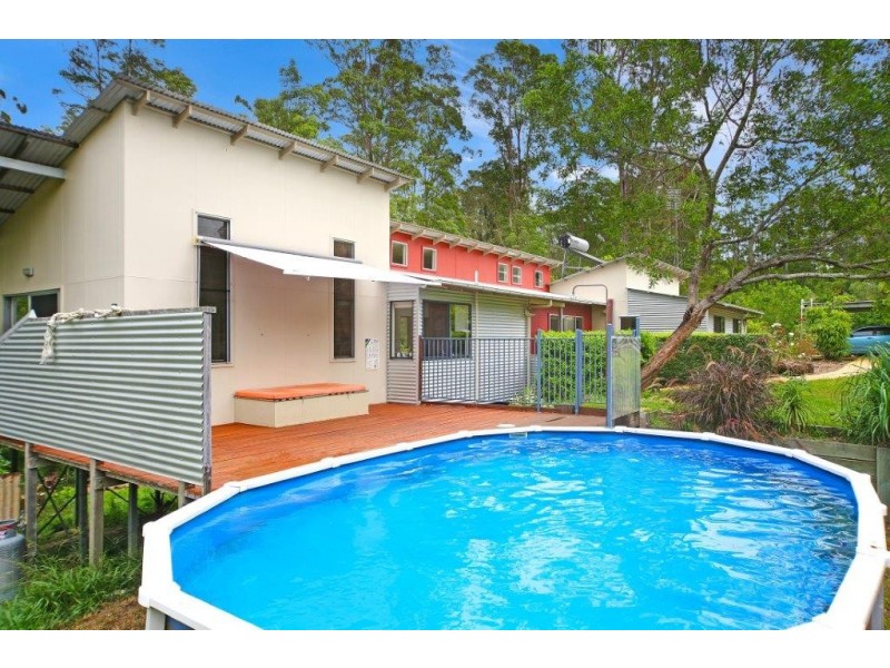 33 White Wood Court, Cooroy QLD 4563