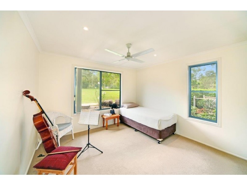 33 White Wood Court, Cooroy QLD 4563