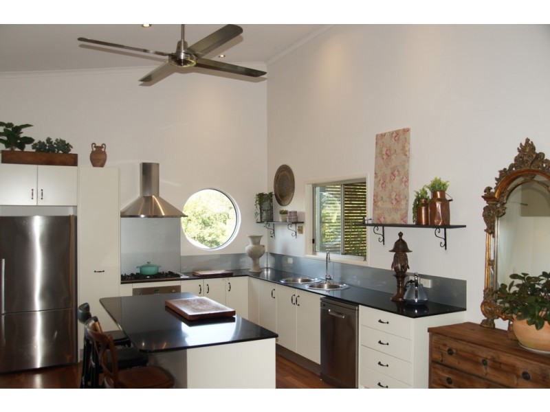 47 White Wood Court, Lake Macdonald QLD 4563