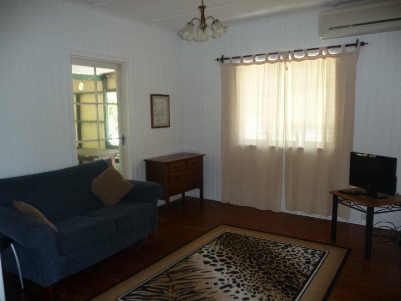 4 Ashford St, Tewantin QLD 4565
