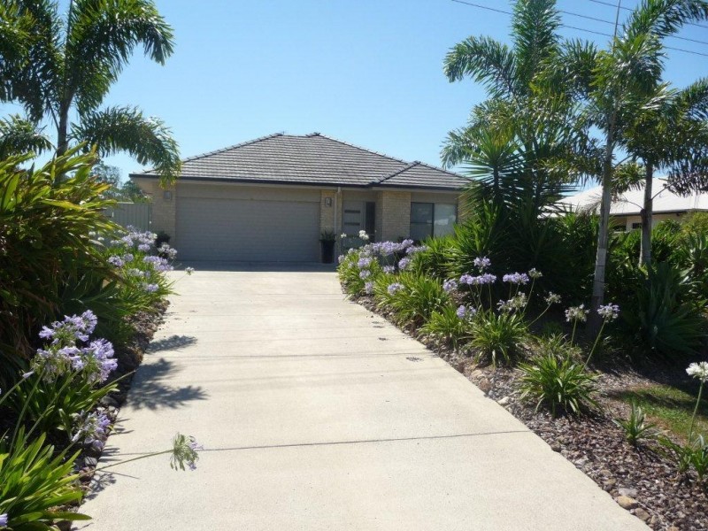 13 Oak Street, Cooroy QLD 4563