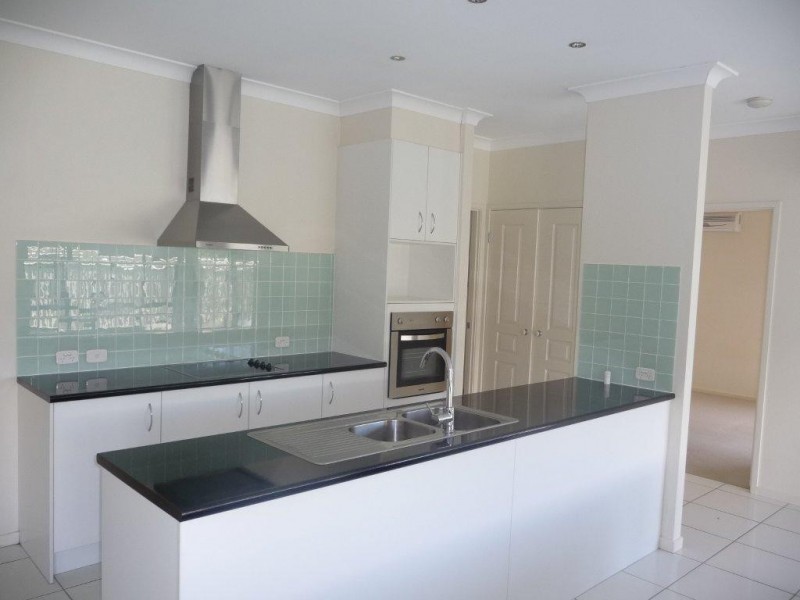 13 Oak Street, Cooroy QLD 4563