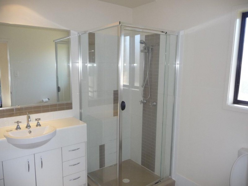 13 Oak Street, Cooroy QLD 4563