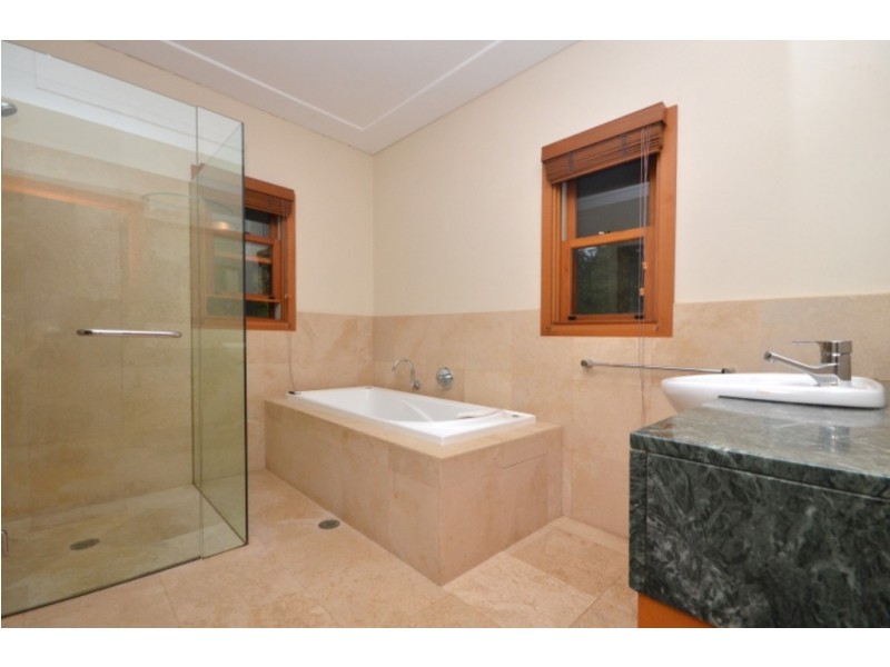 43 Gumboil Road, Tinbeerwah QLD 4563