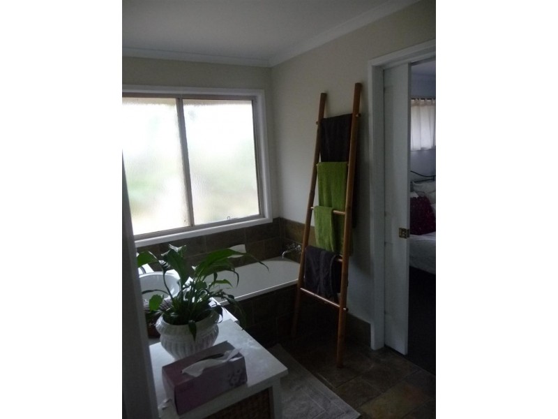 18 Royal Court, Cooran QLD 4569