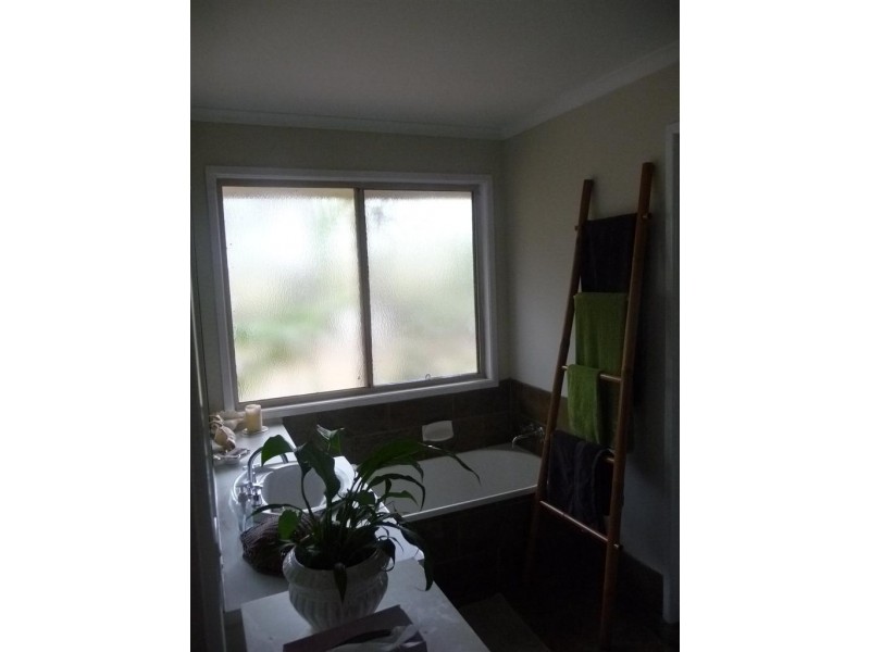 18 Royal Court, Cooran QLD 4569