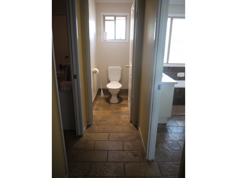 18 Royal Court, Cooran QLD 4569