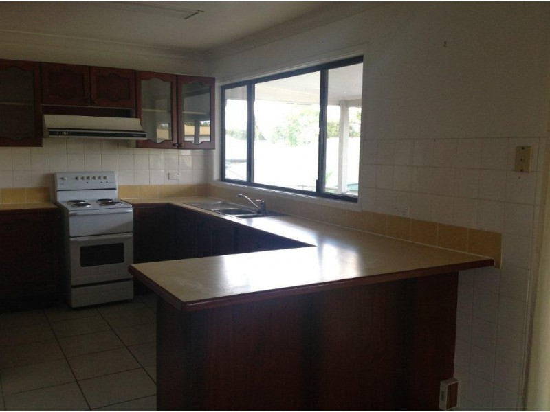 2/21 Myall St, Cooroy QLD 4563