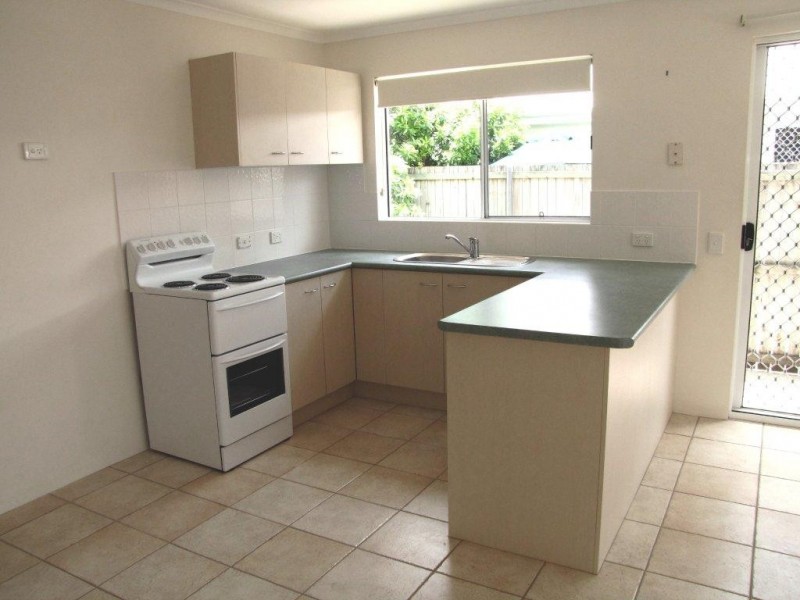 2/11 Pearl Street, Cooroy QLD 4563