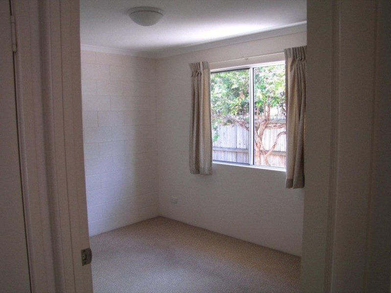 2/11 Pearl Street, Cooroy QLD 4563