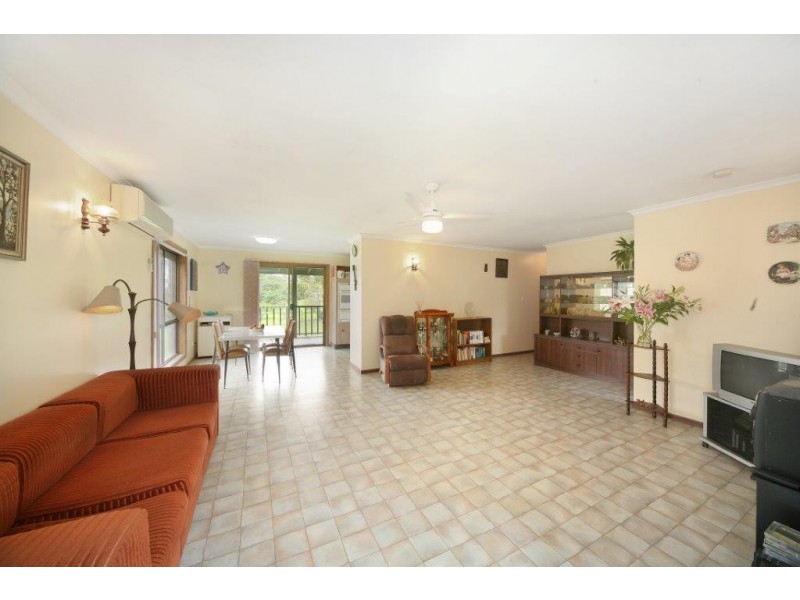 9 Evans Road, Cooroy QLD 4563