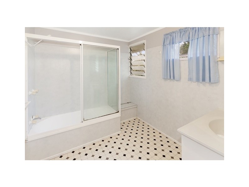 10 Wattle Street, Cooroy QLD 4563