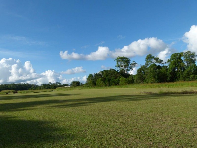 305 Lake Macdonald Drive, Lake Macdonald QLD 4563