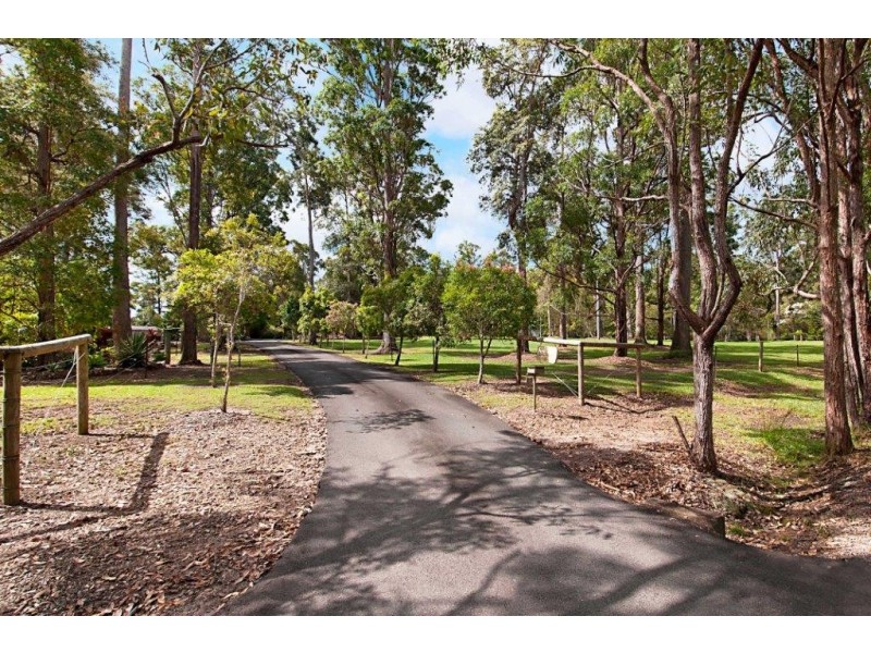 22 Kingsgate Drive, Tinbeerwah QLD 4563