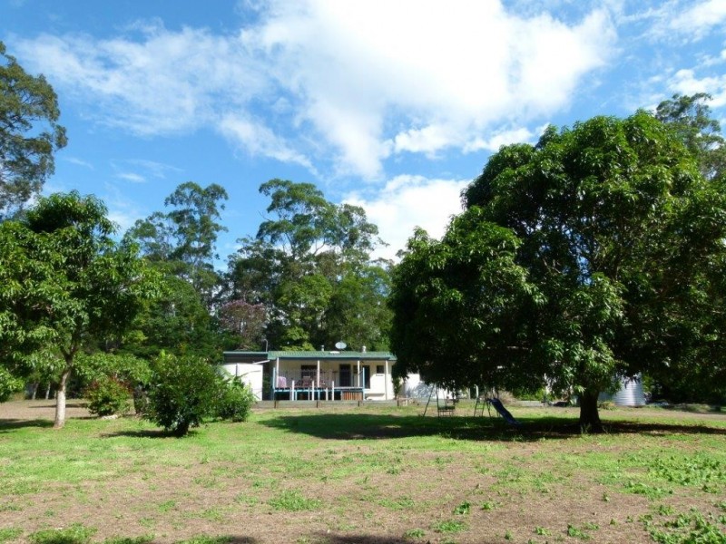 587 Lake Macdonald Dve, Cooroy QLD 4563