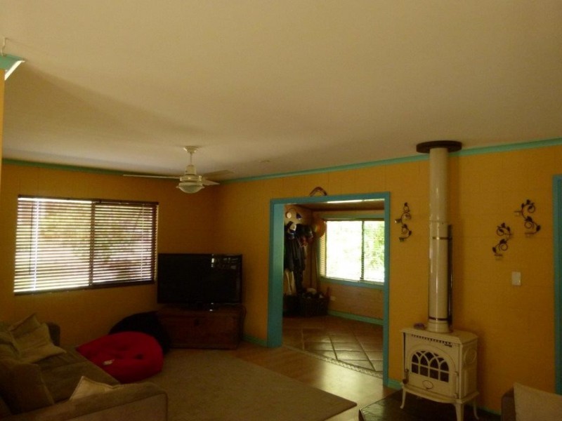 587 Lake Macdonald Dve, Cooroy QLD 4563