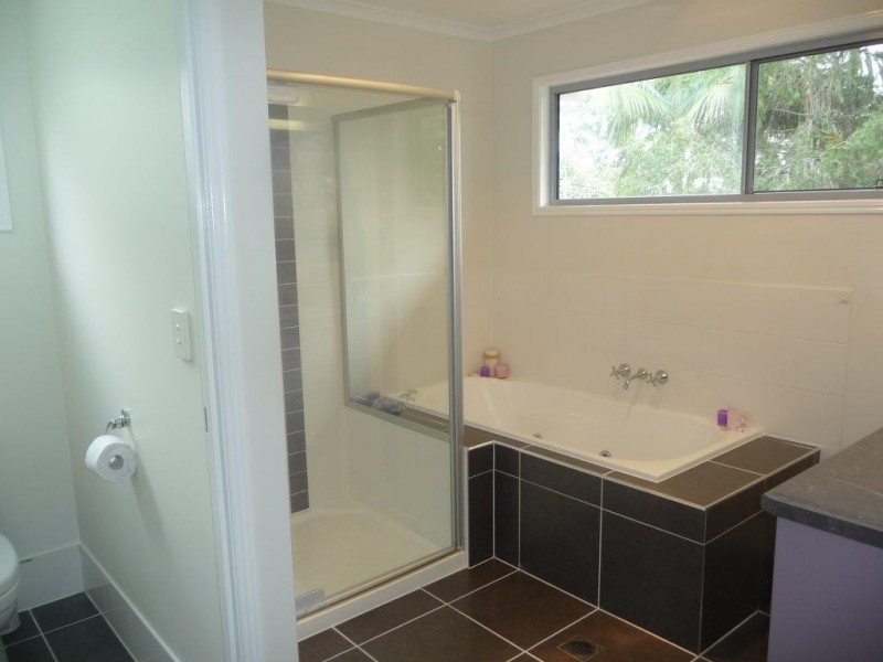 385 Lake Macdonald Drive, Lake Macdonald QLD 4563