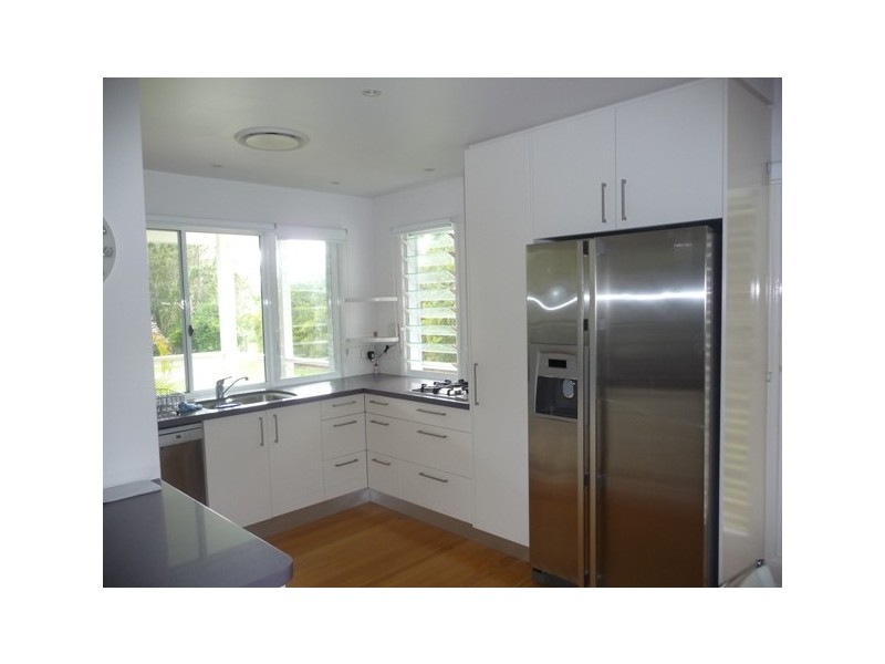 607 Cootharaba Rd, Cootharaba QLD 4565