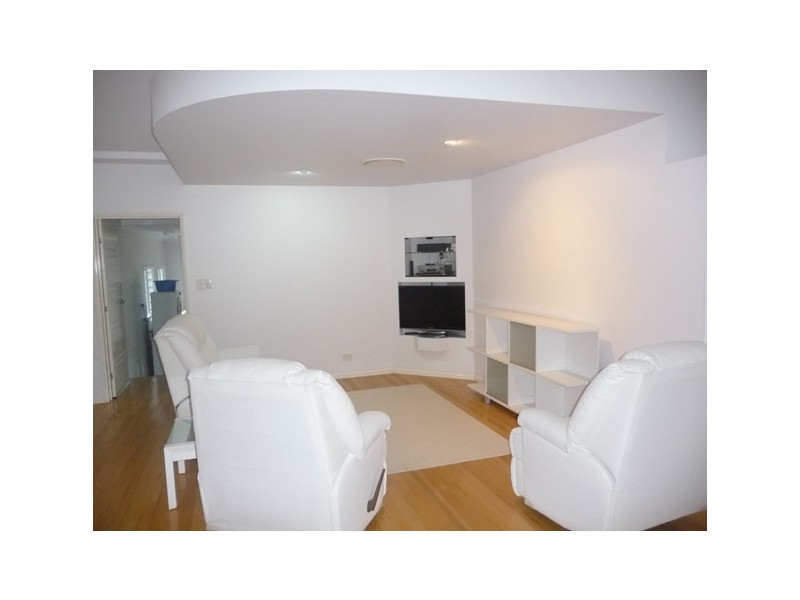 607 Cootharaba Rd, Cootharaba QLD 4565