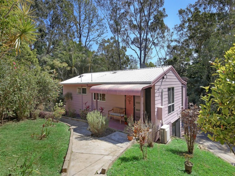 8 James Street, Cooran QLD 4569