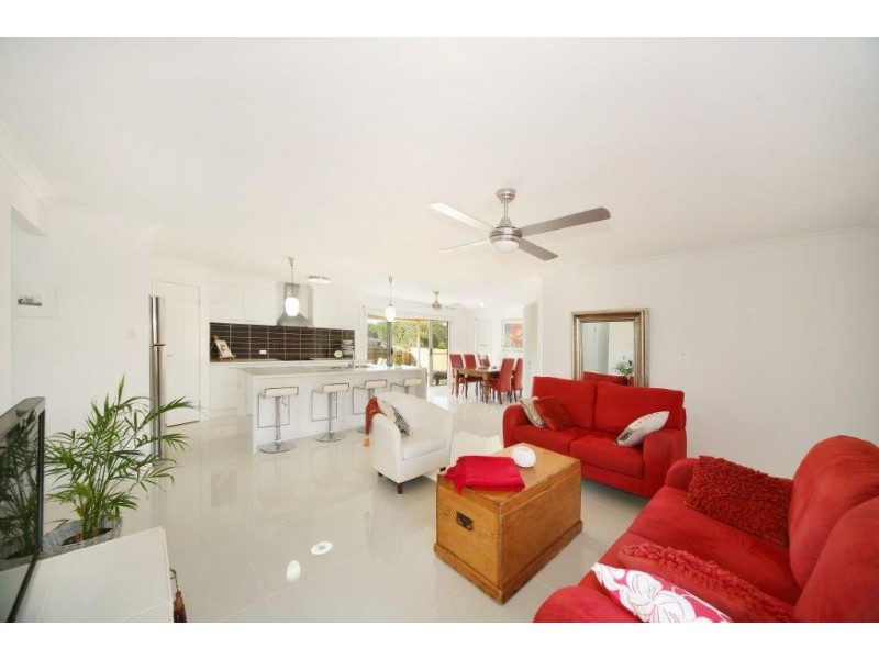 60 Sea Eagle Drive, Noosaville QLD 4566