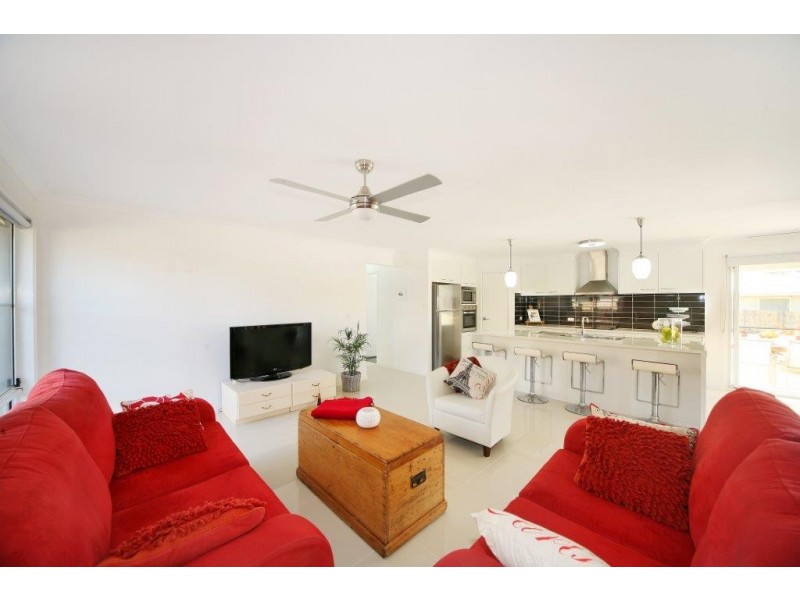 60 Sea Eagle Drive, Noosaville QLD 4566