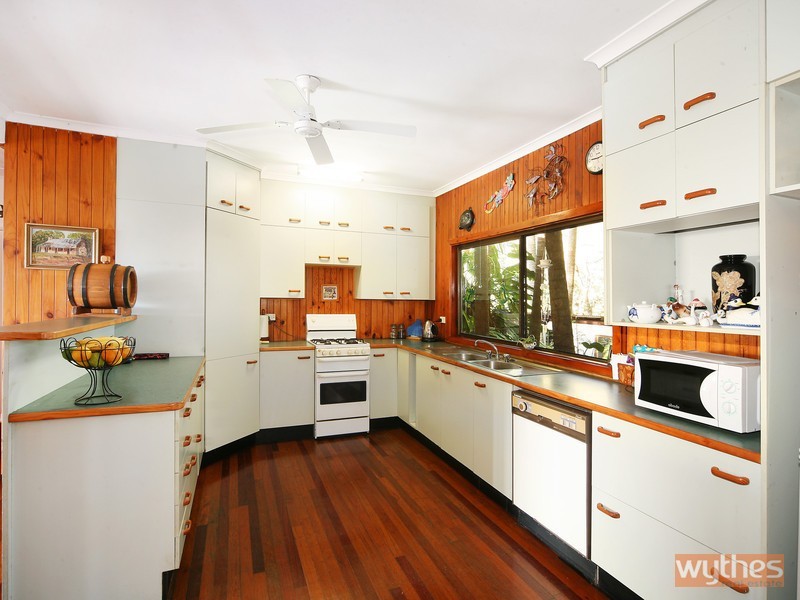 736 Louis Bazzo Drive, Cootharaba QLD 4565