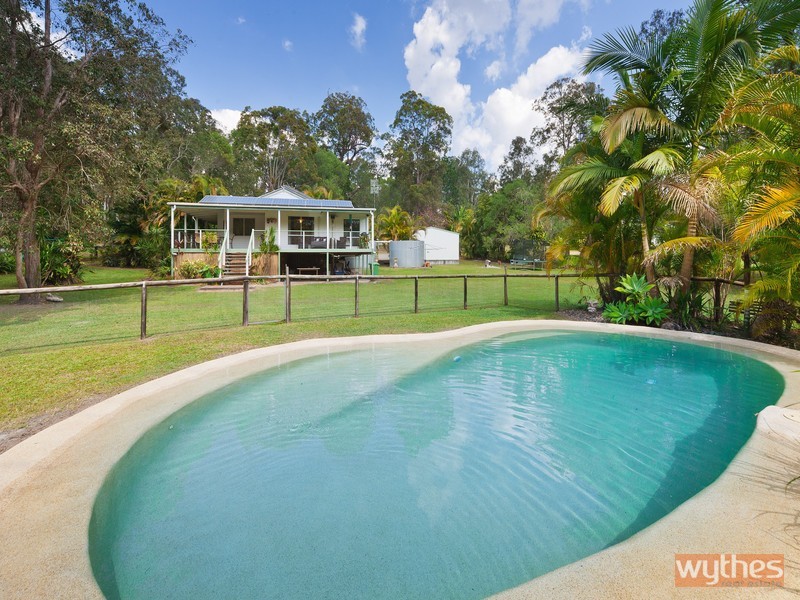 239 Louis Bazzo Drive, Pomona QLD 4568