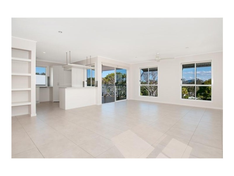 2/3A Kauri Street, Cooroy QLD 4563