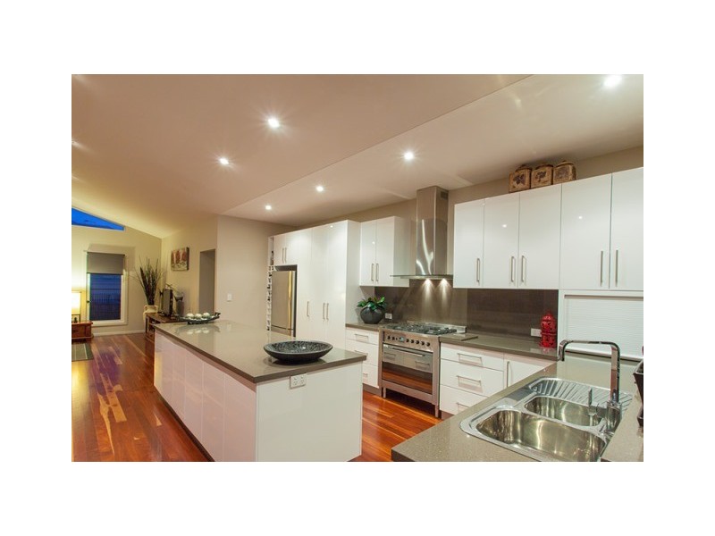 16 Kensington Drive, Cooroy QLD 4563