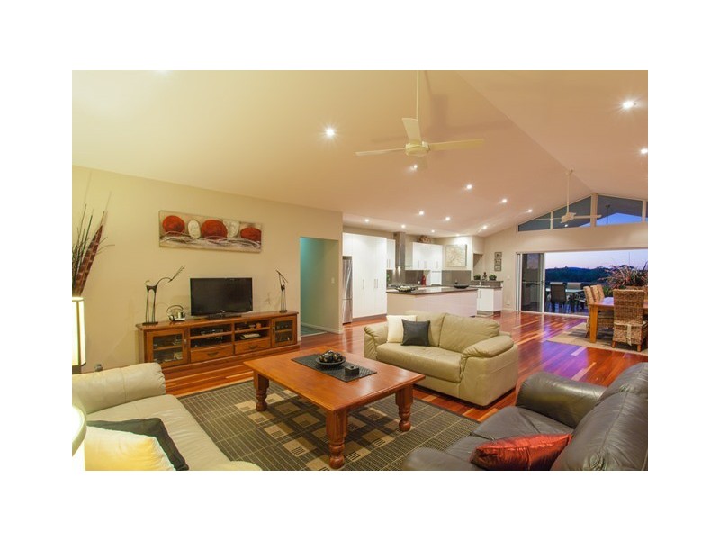 16 Kensington Drive, Cooroy QLD 4563